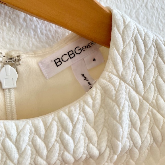 BCBG Fit and Flare Cream Dress Sz 4 - Picture 2 of 5